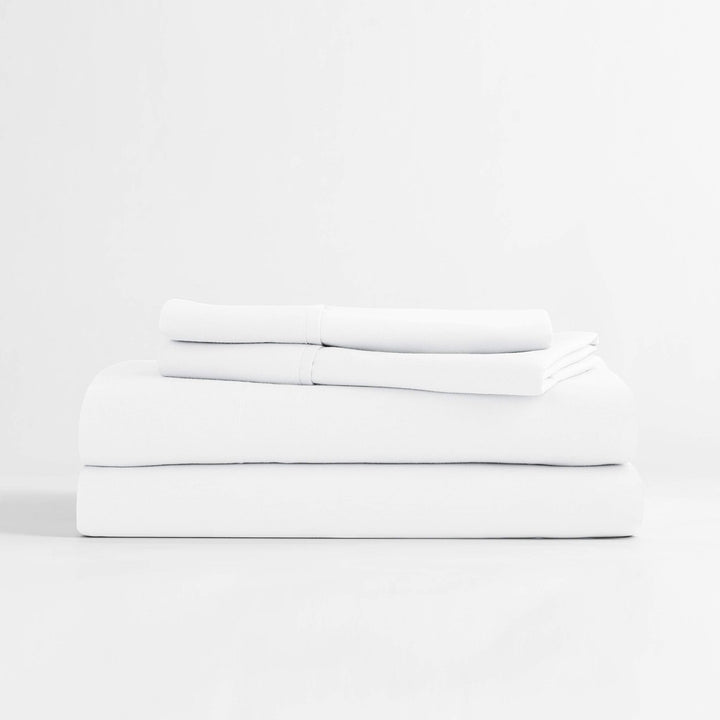 Sleep Restoration Luxury Bed Sheets with All-Natural Pure Aloe Vera Treatment - Eco-Friendly, Allergy- Friendly 4-Piece Sheet Set Infused with Soothing and Moisturizing Aloe Vera - Cal King – White - Nestopia