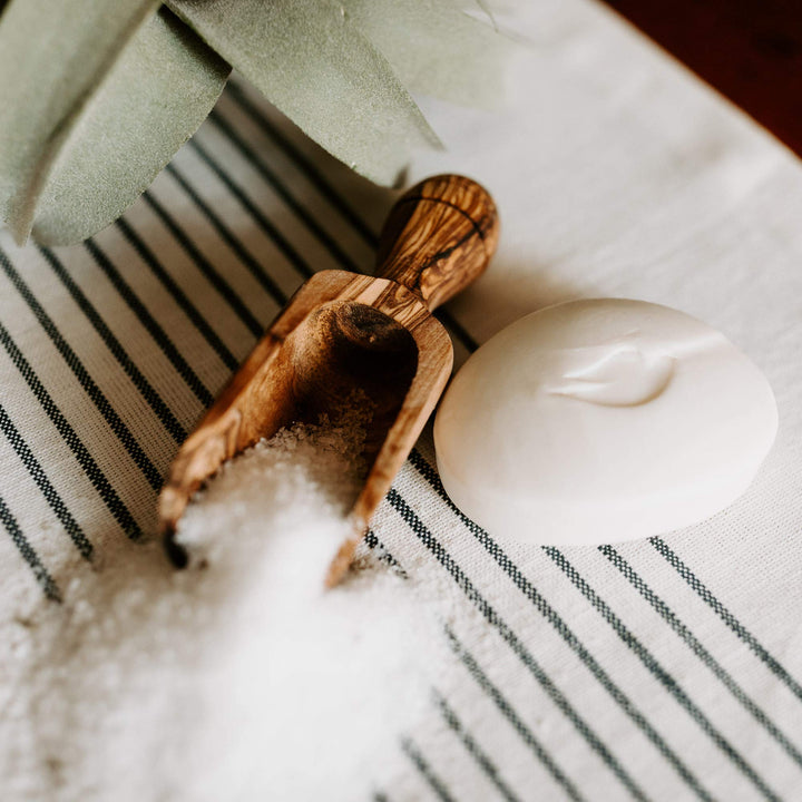 Olive Wood Bath Salt Scoop - Nestopia